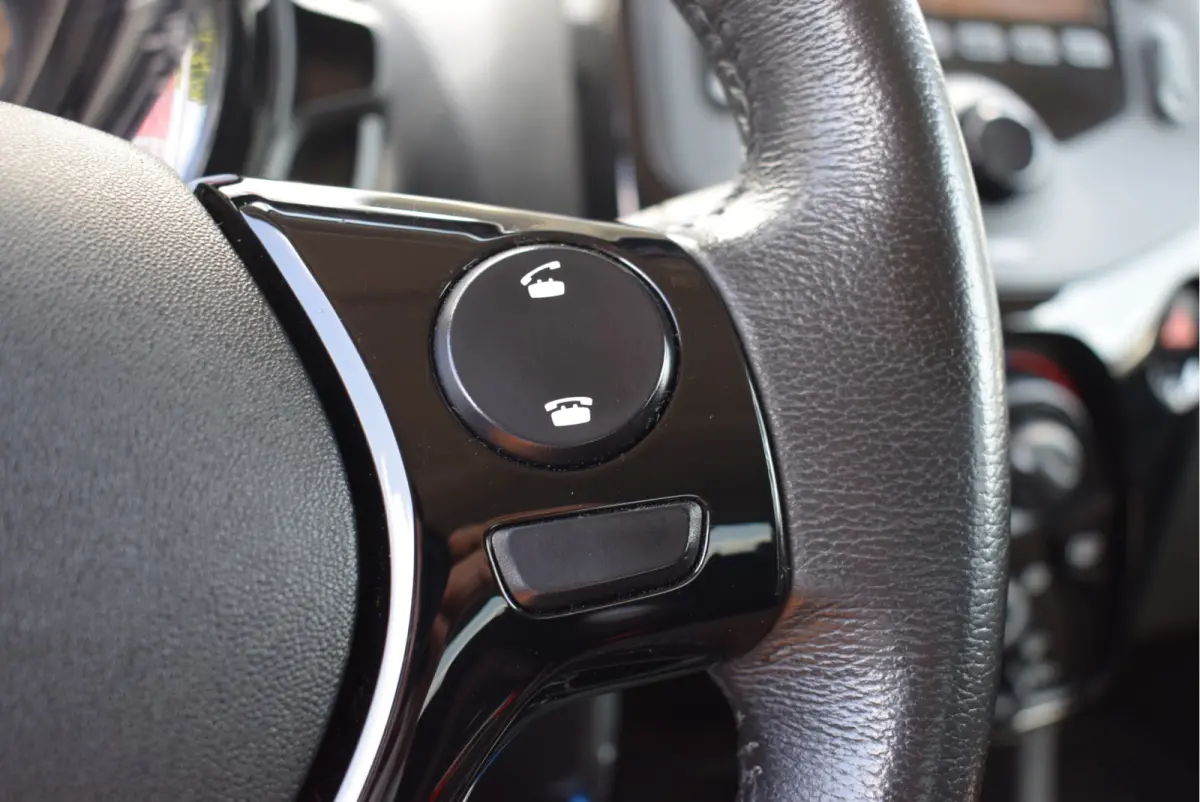 1.0 VTi Feel | Airco | NL-Auto | 5-deurs | Bluetooth
