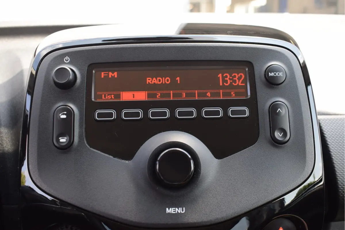 1.0 VTi Feel | Airco | NL-Auto | 5-deurs | Bluetooth