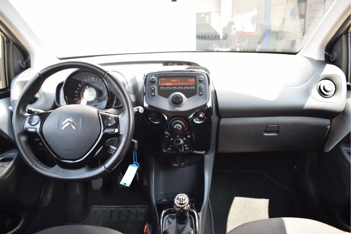 1.0 VTi Feel | Airco | NL-Auto | 5-deurs | Bluetooth