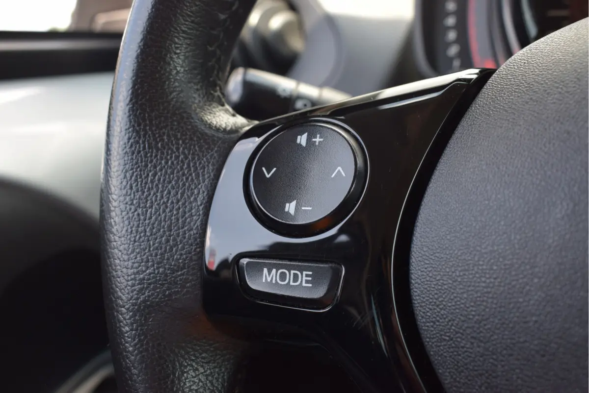 1.0 VTi Feel | Airco | NL-Auto | 5-deurs | Bluetooth