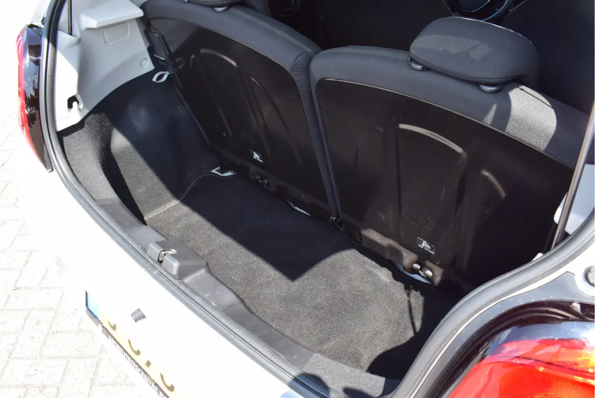 1.0 VTi Feel | Airco | NL-Auto | 5-deurs | Bluetooth