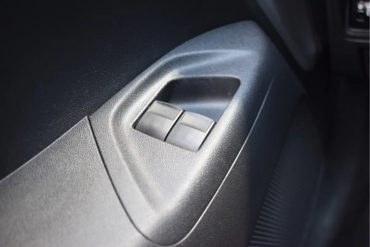 1.0 VTi Feel | Airco | NL-Auto | 5-deurs | Bluetooth