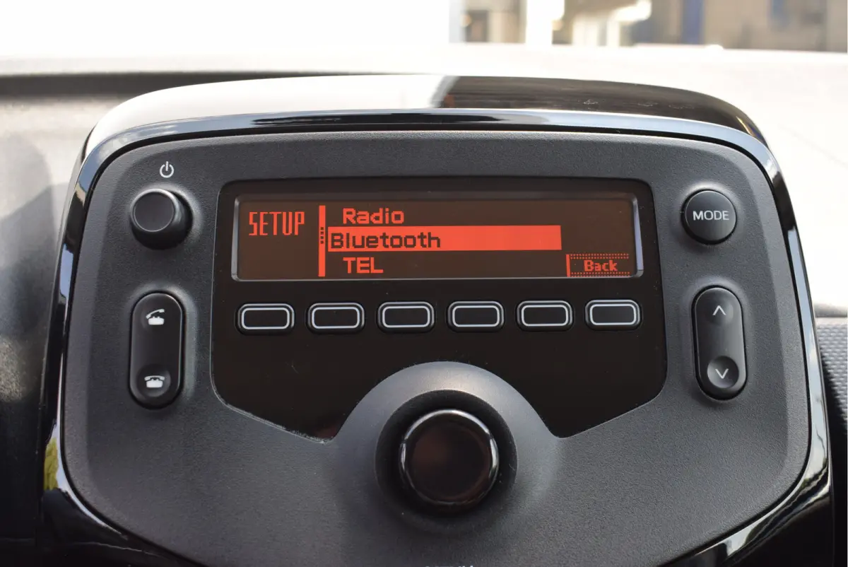 1.0 VTi Feel | Airco | NL-Auto | 5-deurs | Bluetooth