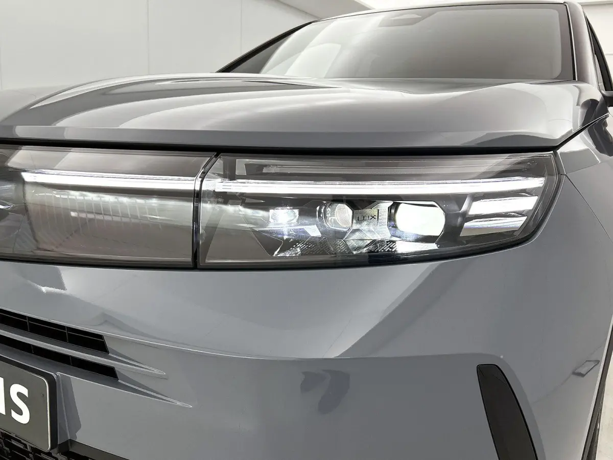 SUV GS Hybrid 146 pk Automaat | Navigatie | Elektrisch Glazen Panoramadak | Rondomzicht Camera | Verwarmde Comfortstoelen | Matrix LED Koplampen | Head-up Display | Elektrische Achterklep me