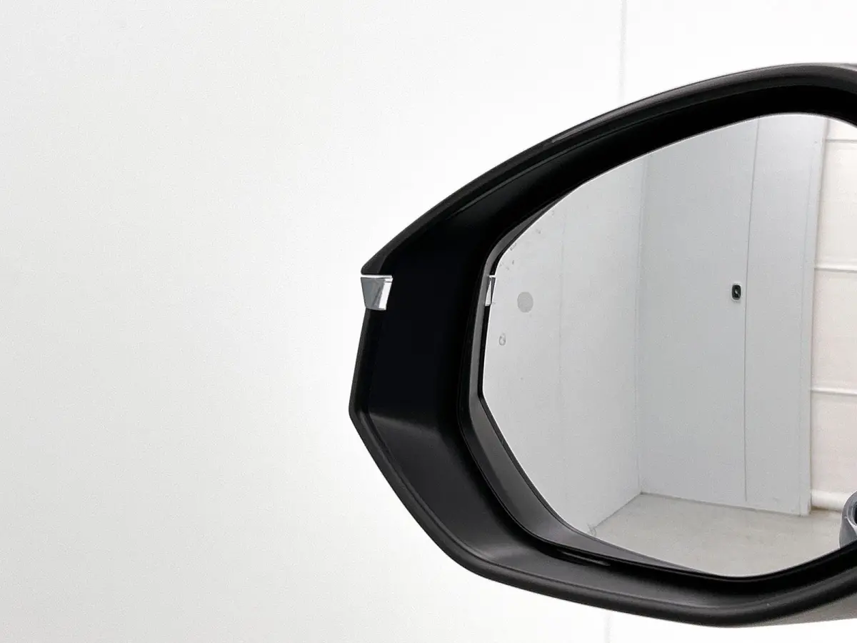SUV GS Hybrid 146 pk Automaat | Navigatie | Elektrisch Glazen Panoramadak | Rondomzicht Camera | Verwarmde Comfortstoelen | Matrix LED Koplampen | Head-up Display | Elektrische Achterklep me
