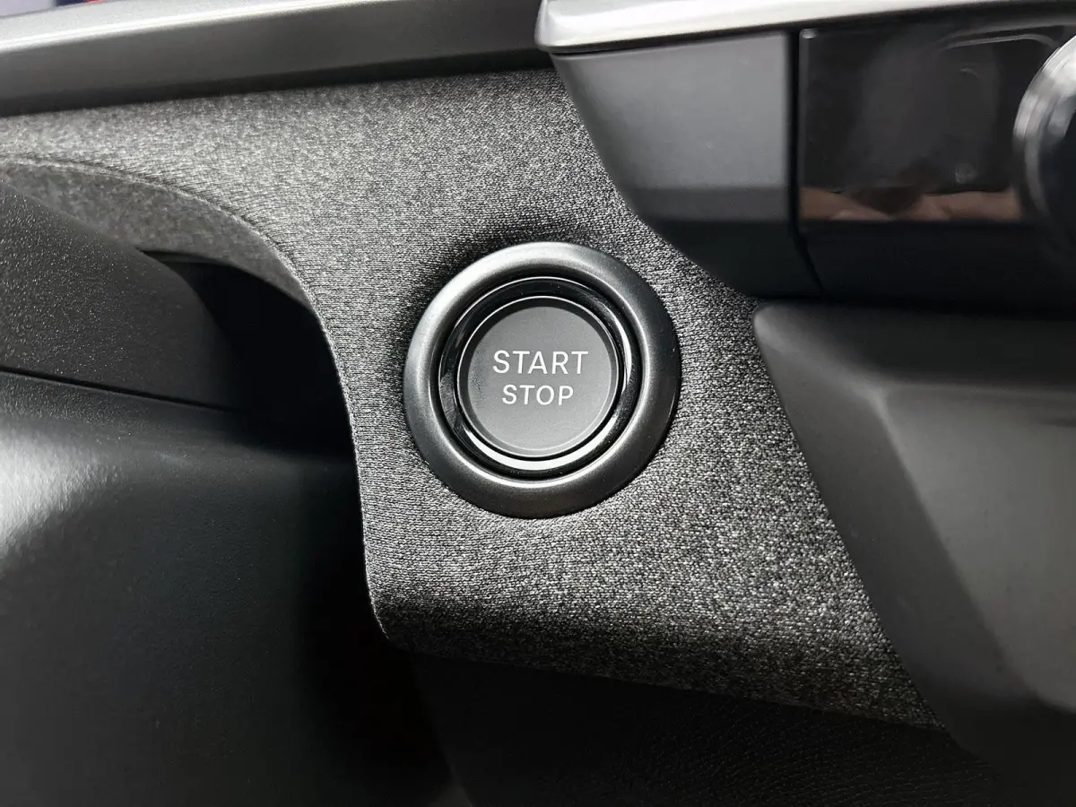 SUV GS Hybrid 146 pk Automaat | Navigatie | Elektrisch Glazen Panoramadak | Rondomzicht Camera | Verwarmde Comfortstoelen | Matrix LED Koplampen | Head-up Display | Elektrische Achterklep me