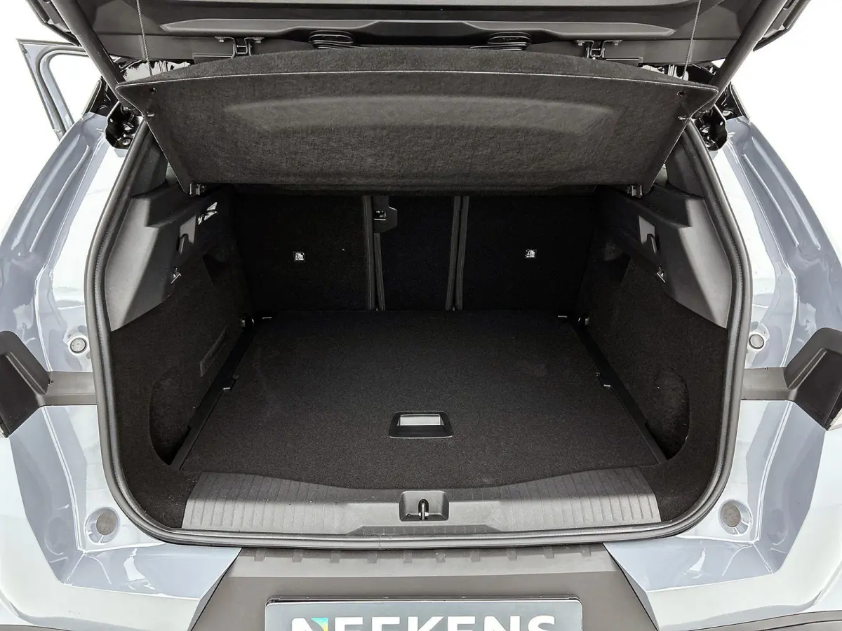 SUV GS Hybrid 146 pk Automaat | Navigatie | Elektrisch Glazen Panoramadak | Rondomzicht Camera | Verwarmde Comfortstoelen | Matrix LED Koplampen | Head-up Display | Elektrische Achterklep me