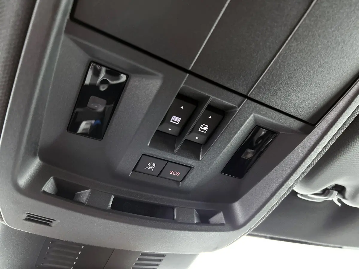 SUV GS Hybrid 146 pk Automaat | Navigatie | Elektrisch Glazen Panoramadak | Rondomzicht Camera | Verwarmde Comfortstoelen | Matrix LED Koplampen | Head-up Display | Elektrische Achterklep me