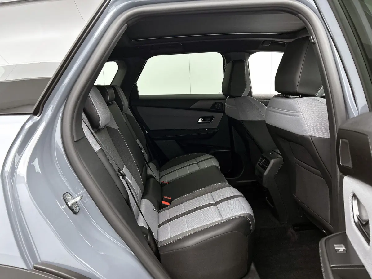 SUV GS Hybrid 146 pk Automaat | Navigatie | Elektrisch Glazen Panoramadak | Rondomzicht Camera | Verwarmde Comfortstoelen | Matrix LED Koplampen | Head-up Display | Elektrische Achterklep me