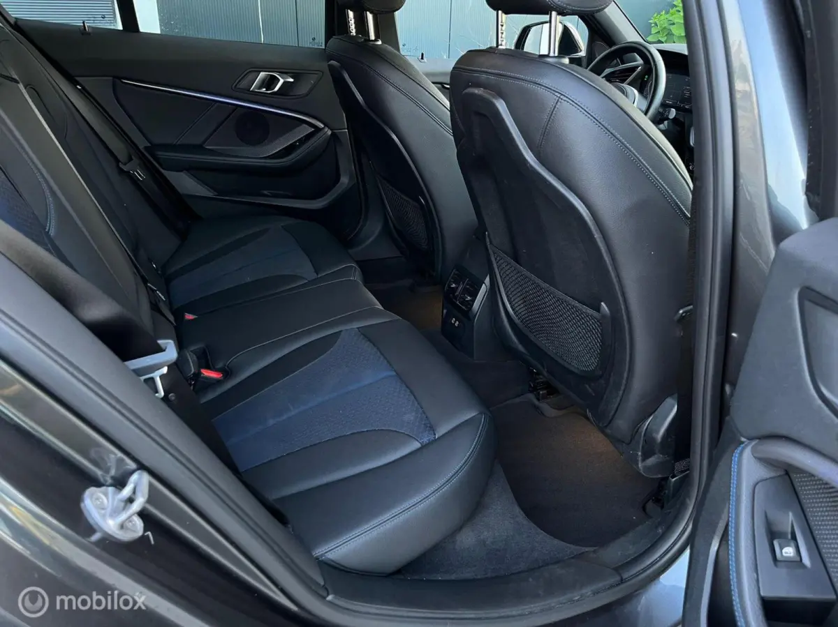 118i M Pack Sport NAV LED LEER