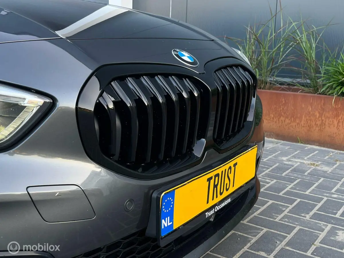 118i M Pack Sport NAV LED LEER