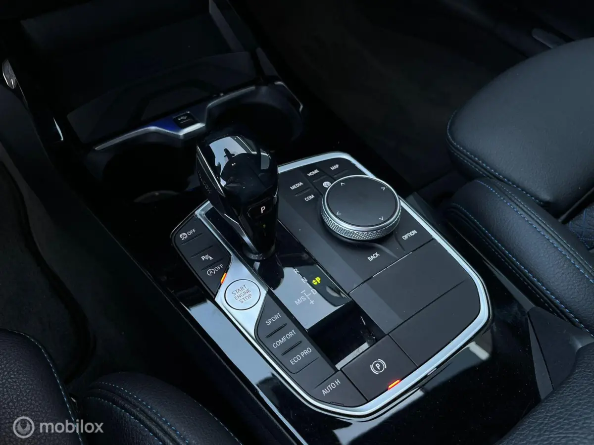 118i M Pack Sport NAV LED LEER