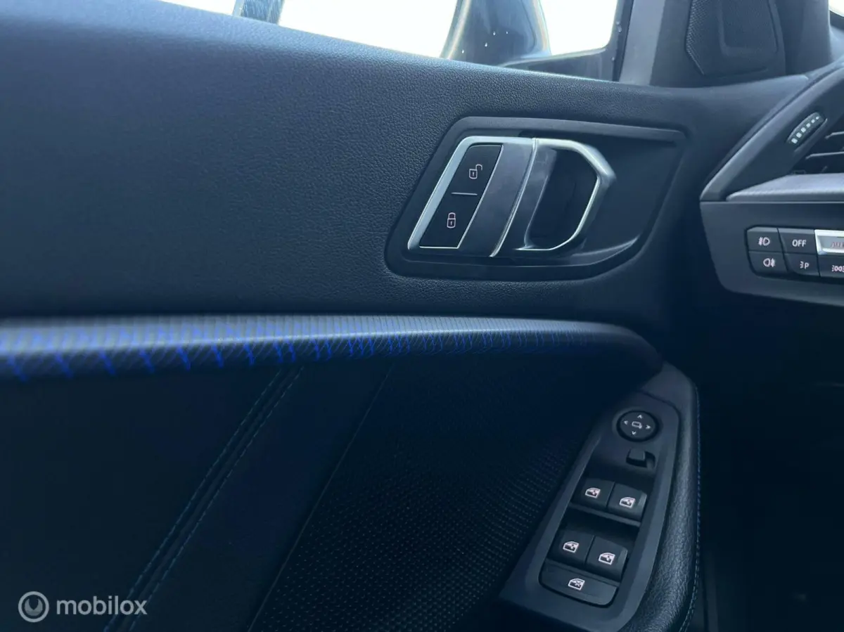 118i M Pack Sport NAV LED LEER