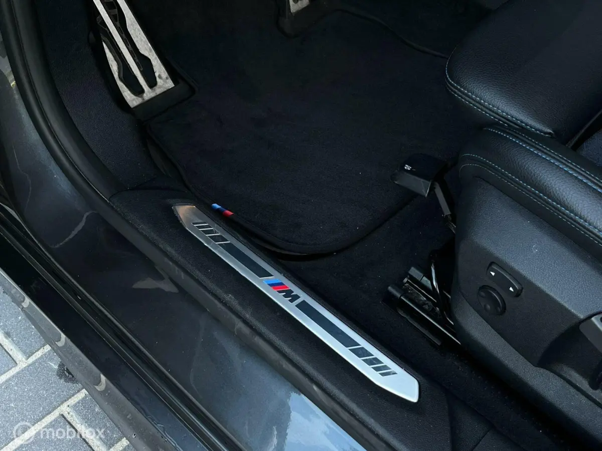 118i M Pack Sport NAV LED LEER
