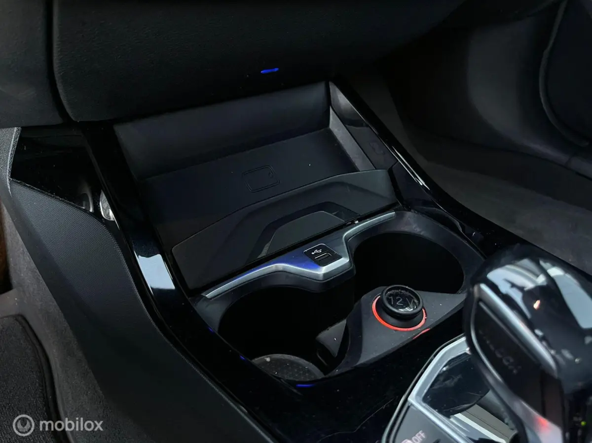 118i M Pack Sport NAV LED LEER