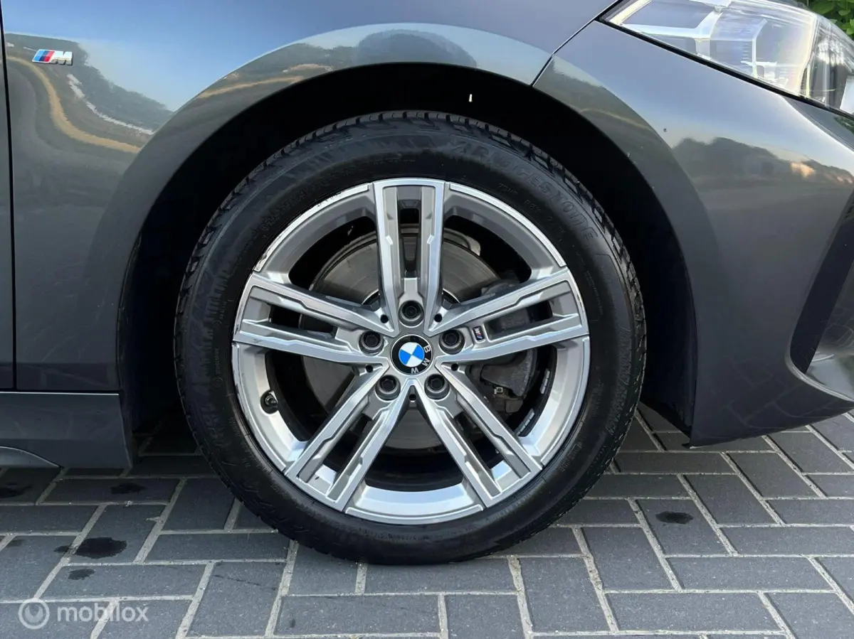 118i M Pack Sport NAV LED LEER