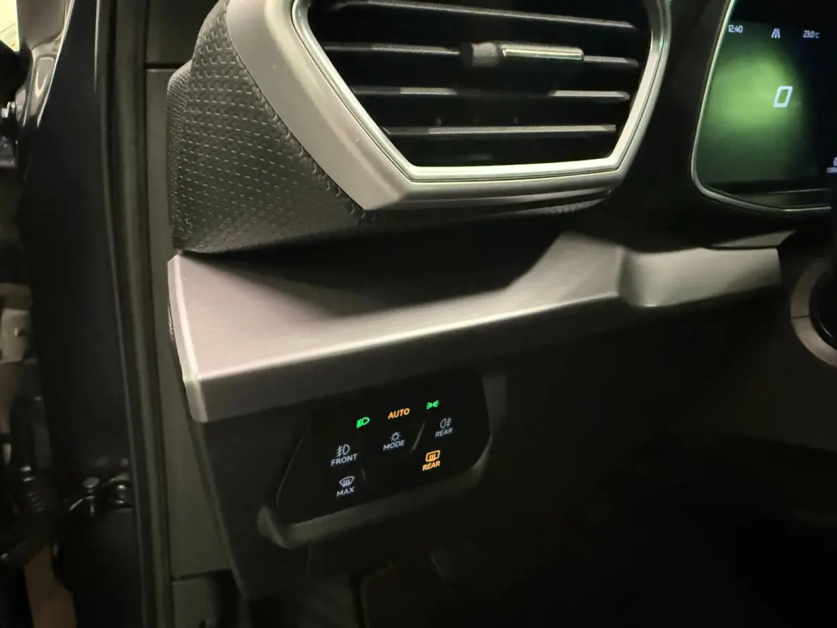 1.5 TSI FR Launch Edition V-COCKIT/NAVI/LED/CARPLAY/ECC/PDC/CRUISE///