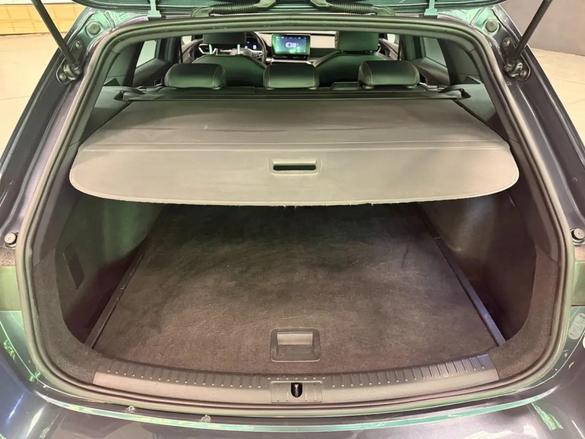 1.5 TSI FR Launch Edition V-COCKIT/NAVI/LED/CARPLAY/ECC/PDC/CRUISE///