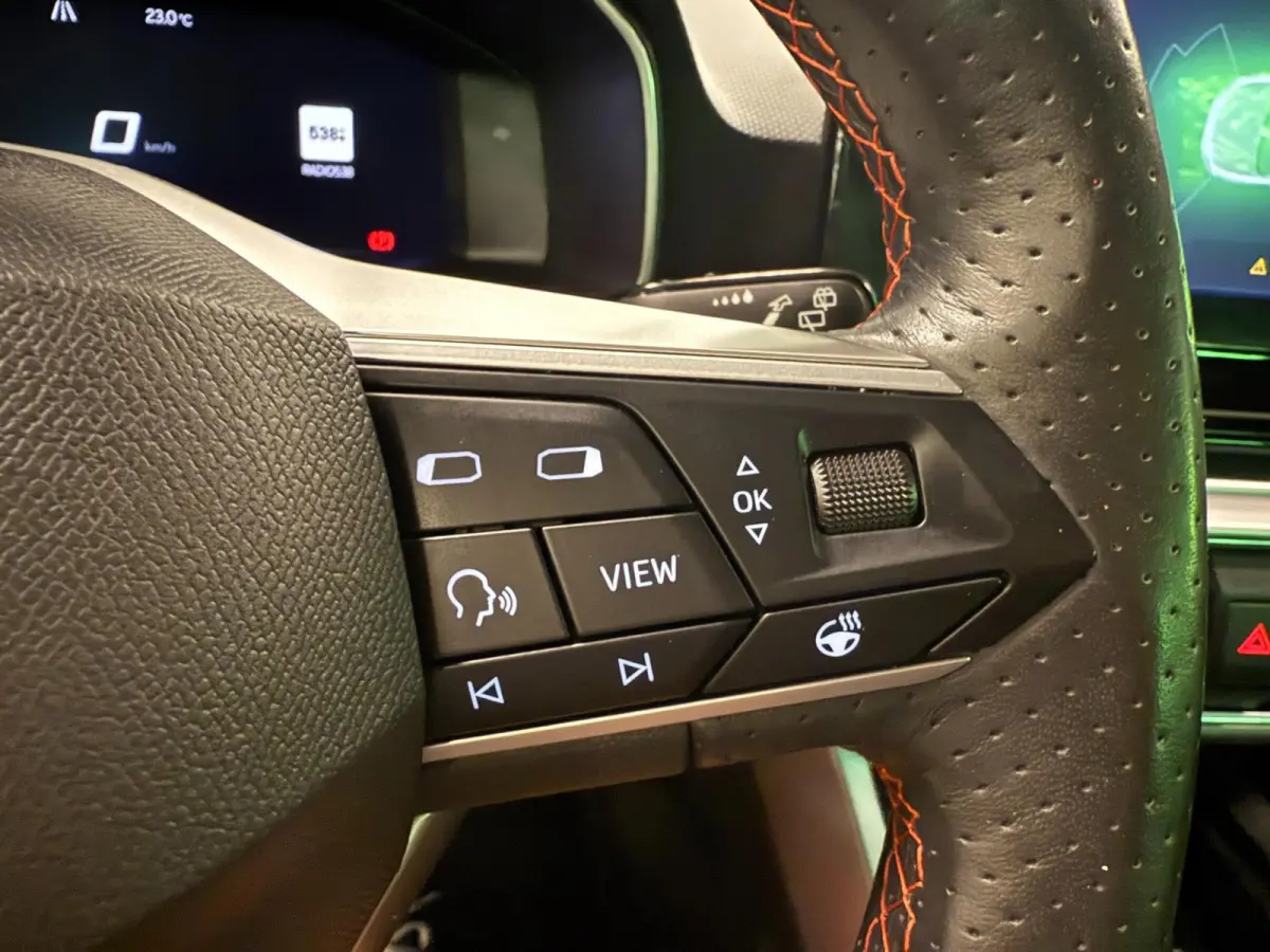 1.5 TSI FR Launch Edition V-COCKIT/NAVI/LED/CARPLAY/ECC/PDC/CRUISE///