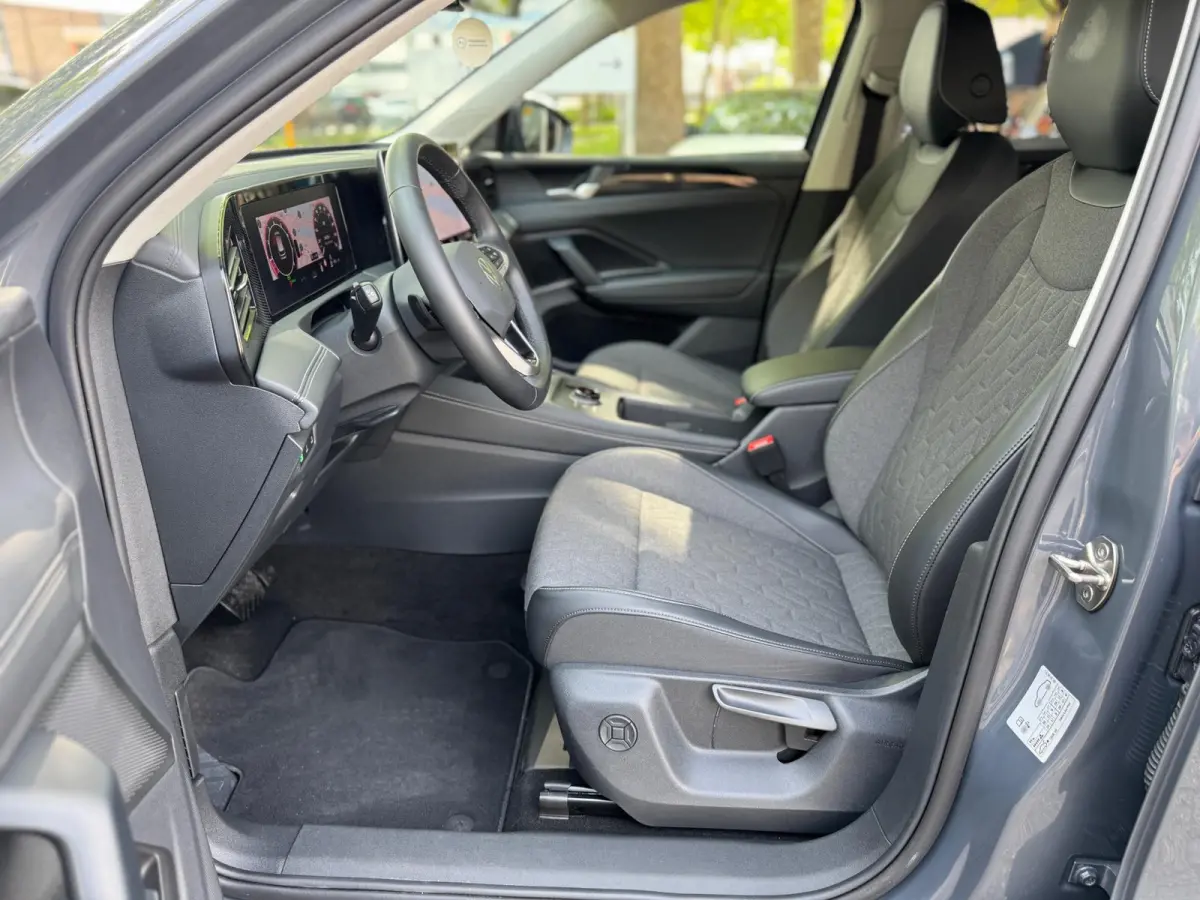 1.5 eTSI DSG Lane ass Drive pilot CarPlay 150 PK Keyless Camera Sfeerverlichting Life edition Direct leverbaar