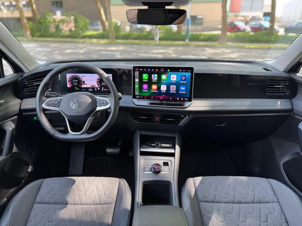 1.5 eTSI DSG Lane ass Drive pilot CarPlay 150 PK Keyless Camera Sfeerverlichting Life edition Direct leverbaar