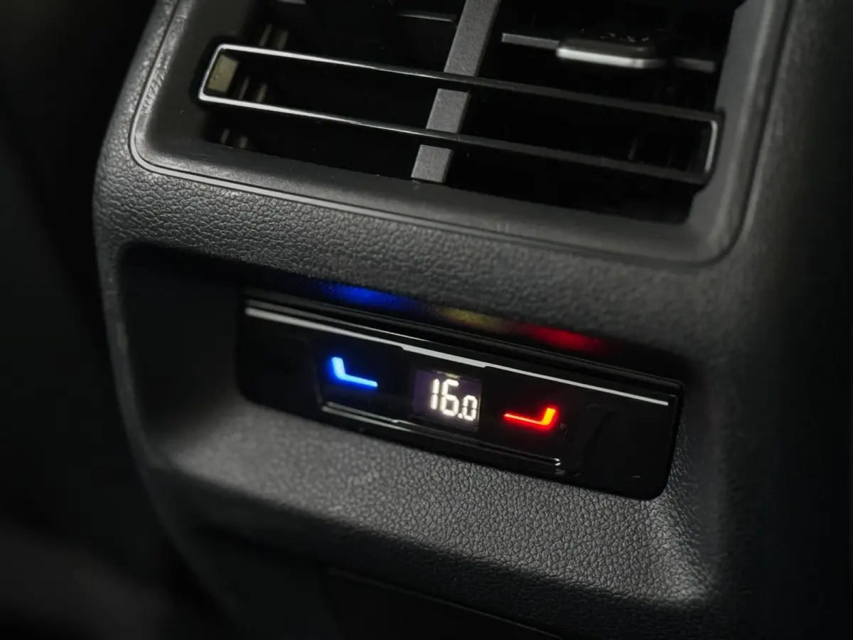 1.5 eTSI DSG Lane ass Drive pilot CarPlay 150 PK Keyless Camera Sfeerverlichting Life edition Direct leverbaar