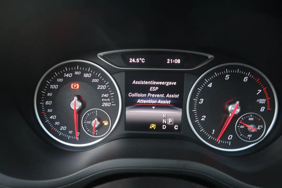 180 Aut f-1|PANORAMADAK|TREKHAAK|STOELVERWARMING|XENON-LED|FACELIFT|ZEER MOOI