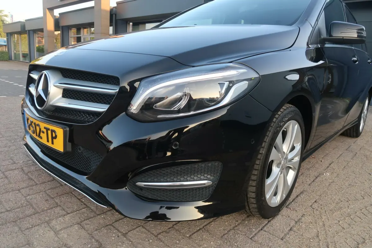 180 Aut f-1|PANORAMADAK|TREKHAAK|STOELVERWARMING|XENON-LED|FACELIFT|ZEER MOOI