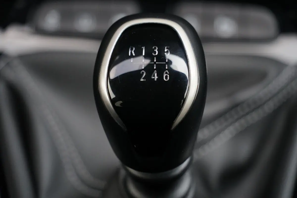 1.2 Turbo Innovation, keyless, CarPlay, cam.