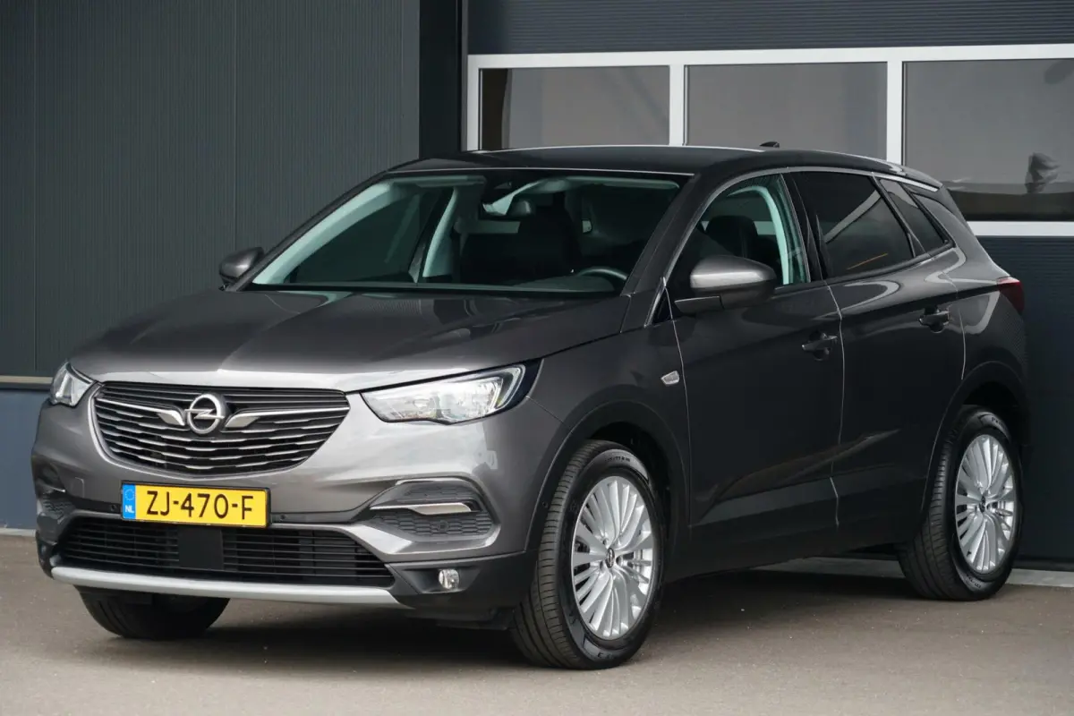1.2 Turbo Innovation, keyless, CarPlay, cam.
