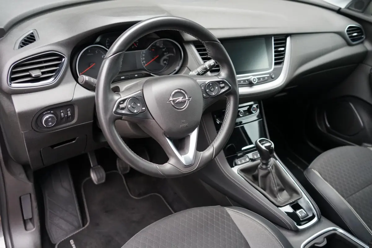 1.2 Turbo Innovation, keyless, CarPlay, cam.