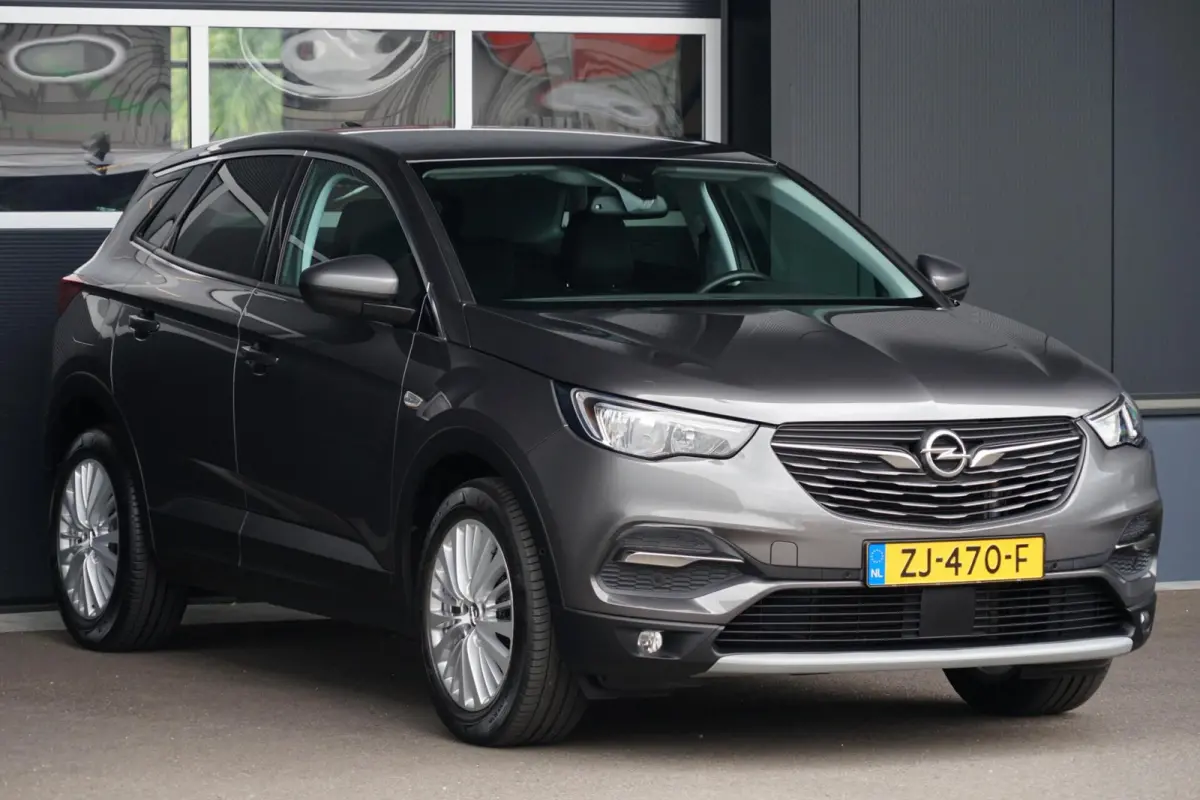 1.2 Turbo Innovation, keyless, CarPlay, cam.