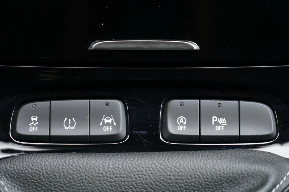 1.2 Turbo Innovation, keyless, CarPlay, cam.
