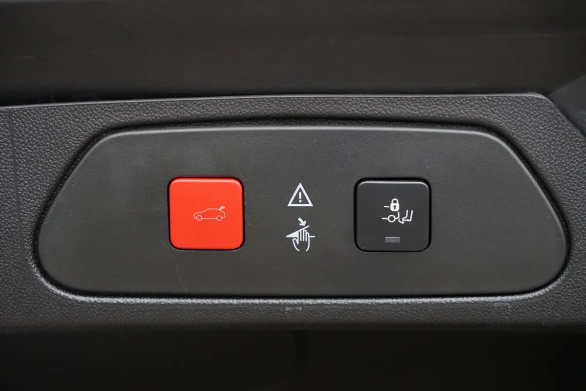1.2 Turbo Innovation, keyless, CarPlay, cam.