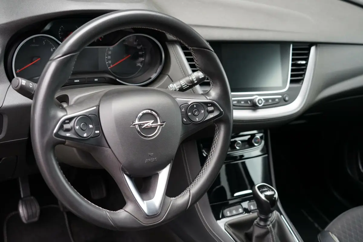 1.2 Turbo Innovation, keyless, CarPlay, cam.