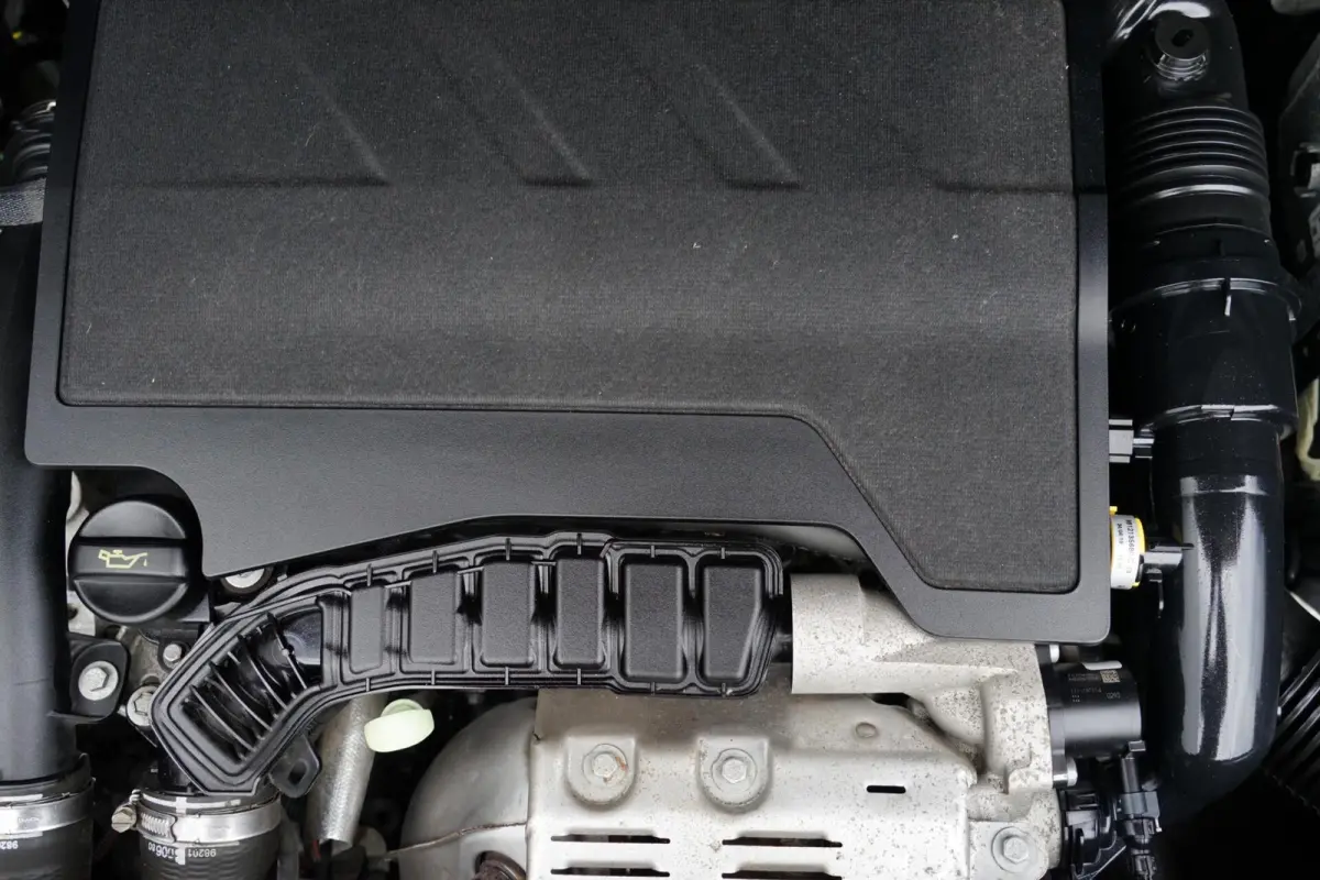 1.2 Turbo Innovation, keyless, CarPlay, cam.