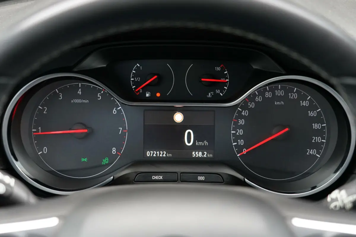 1.2 Turbo Innovation, keyless, CarPlay, cam.