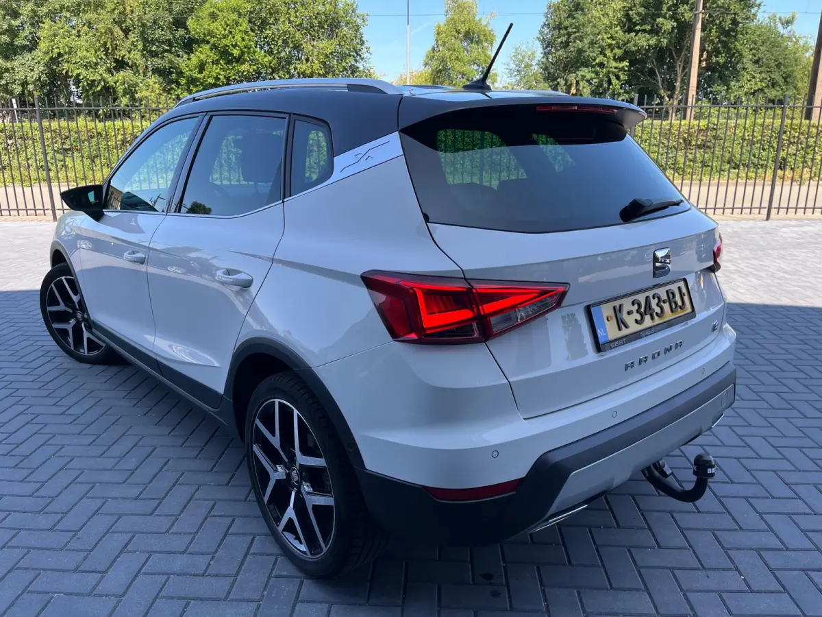 1.0 TSI FR Business Intense NL.Auto/Trekhaak/Alcantara/Camera/Carplay/Climatronic/1Ste Eigenaar/Dealer onderhouden