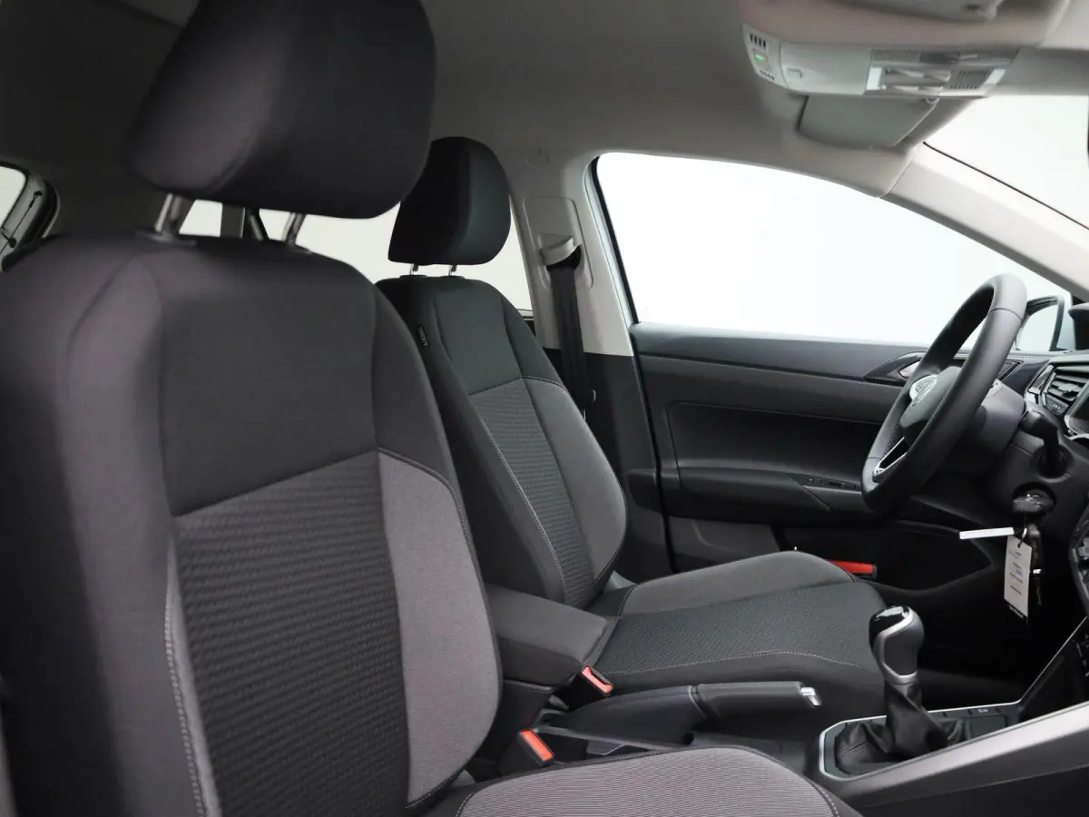1.0 TSI Life Edition 95PK | Fysieke voorraad auto | Direct leverbaar | 15 inch lichtmetaal | Navigatie | Airconditioning ‘Air Care Climatronic’, 2 temperatuurzones, met actief combifilte