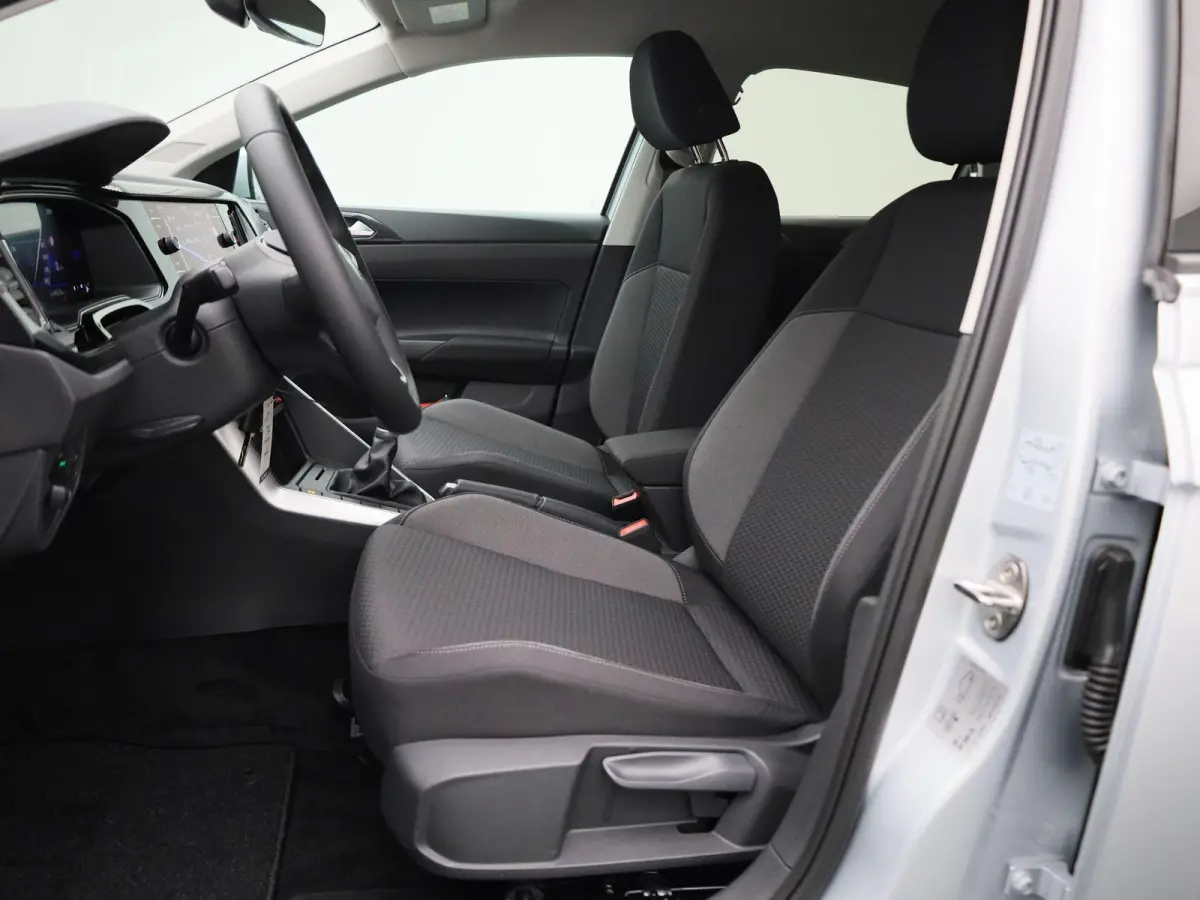 1.0 TSI Life Edition 95PK | Fysieke voorraad auto | Direct leverbaar | 15 inch lichtmetaal | Navigatie | Airconditioning ‘Air Care Climatronic’, 2 temperatuurzones, met actief combifilte