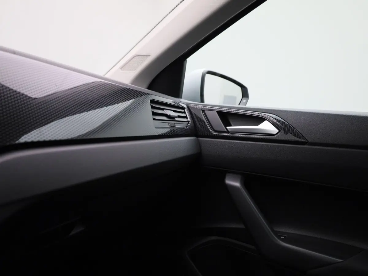 1.0 TSI Life Edition 95PK | Fysieke voorraad auto | Direct leverbaar | 15 inch lichtmetaal | Navigatie | Airconditioning ‘Air Care Climatronic’, 2 temperatuurzones, met actief combifilte