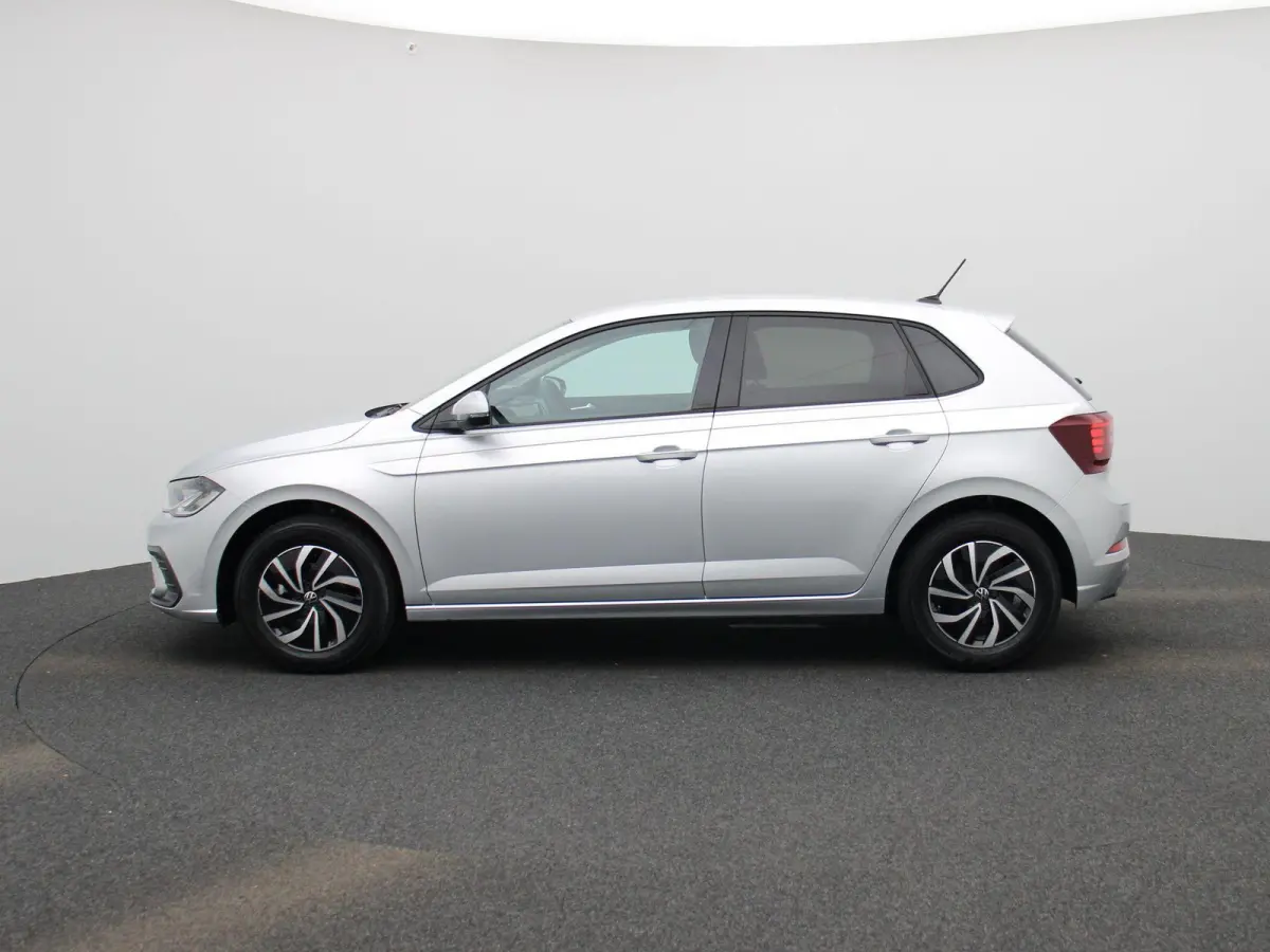 1.0 TSI Life Edition 95PK | Fysieke voorraad auto | Direct leverbaar | 15 inch lichtmetaal | Navigatie | Airconditioning ‘Air Care Climatronic’, 2 temperatuurzones, met actief combifilte