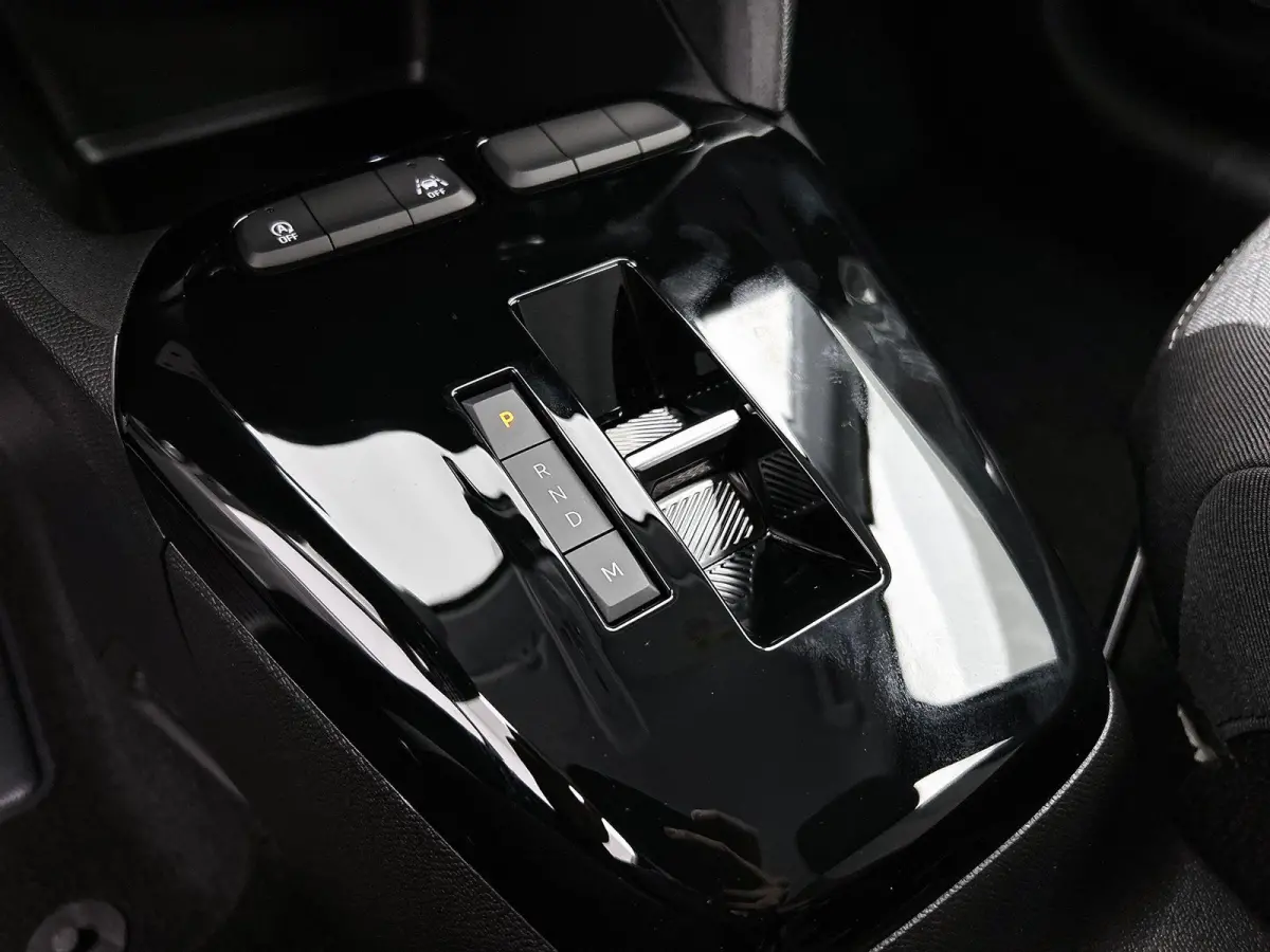 1.2 Turbo Hybrid Business Edition | Camera | Winterpakket | Cruise Control | Apple Carplay/Android Auto | 16"LMV | LED | Dodehoekdetectie |