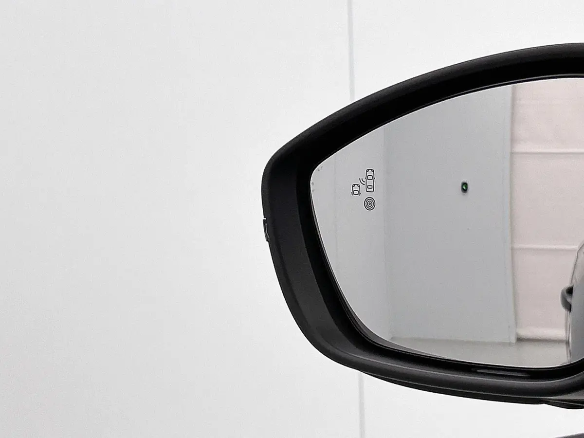 1.2 Turbo Hybrid Business Edition | Camera | Winterpakket | Cruise Control | Apple Carplay/Android Auto | 16"LMV | LED | Dodehoekdetectie |