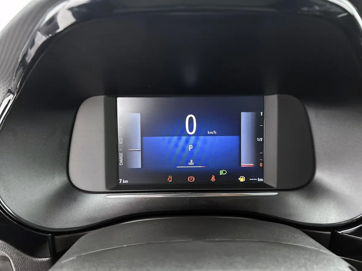 1.2 Turbo Hybrid Business Edition | Camera | Winterpakket | Cruise Control | Apple Carplay/Android Auto | 16"LMV | LED | Dodehoekdetectie |