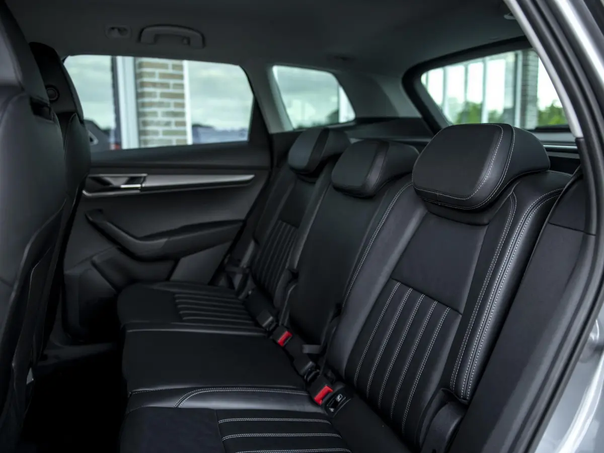 1.5TSi ACT 150pk DSG Style Business | Leer | Navi  & App-Connect | 18" LMV 'Braga' | DAB | LED | ACC | El.achterklep m.sensor | Camera | Keyless | VarioFlex achterstoelen | Canton Audio | St