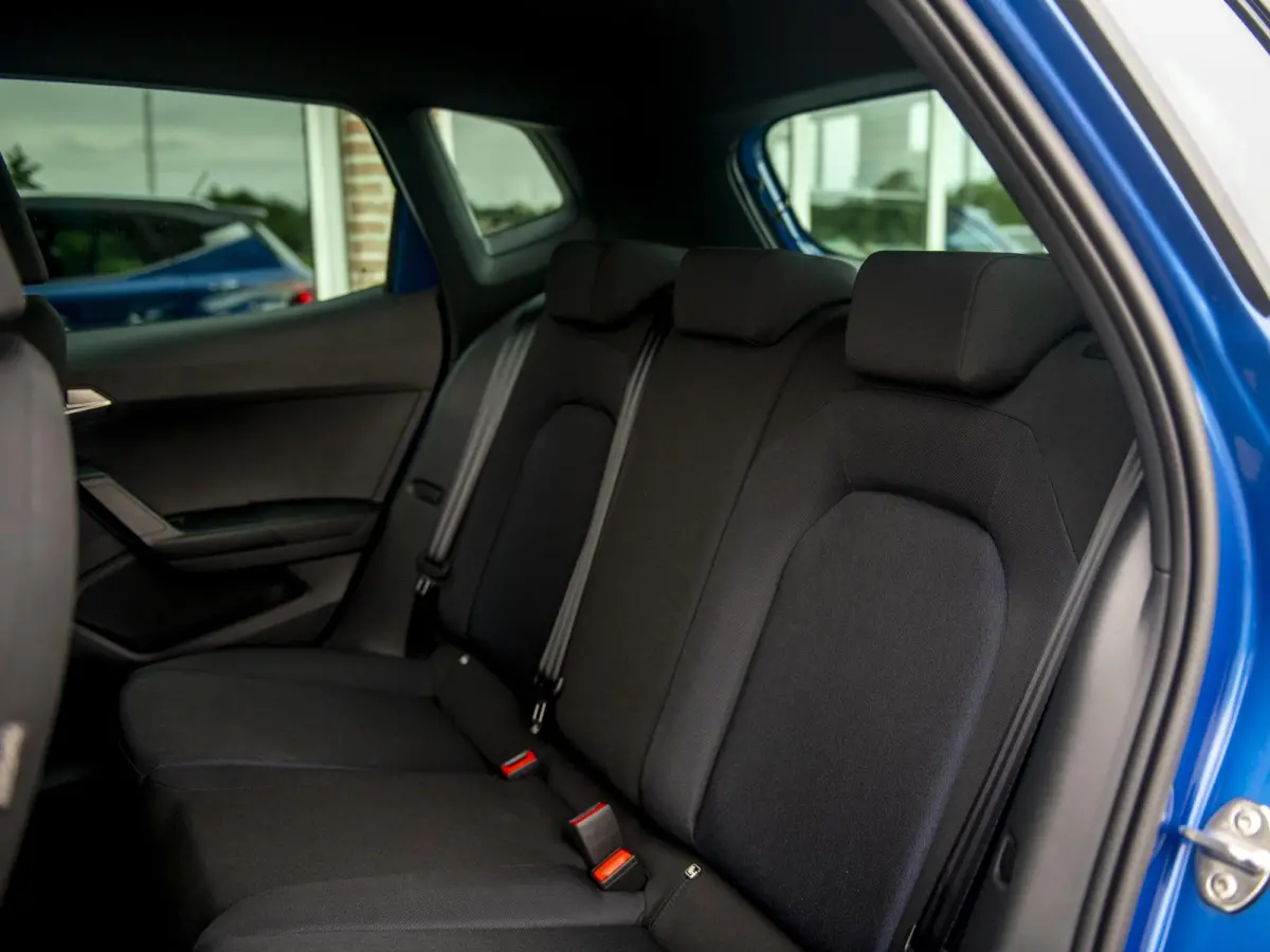 1.0 EcoTSI 116pk FR DSG | Full LED | Keyless | ParkAssist + Camera | App-Connect | Armsteun vóór | Black Pack | Wireless Charge