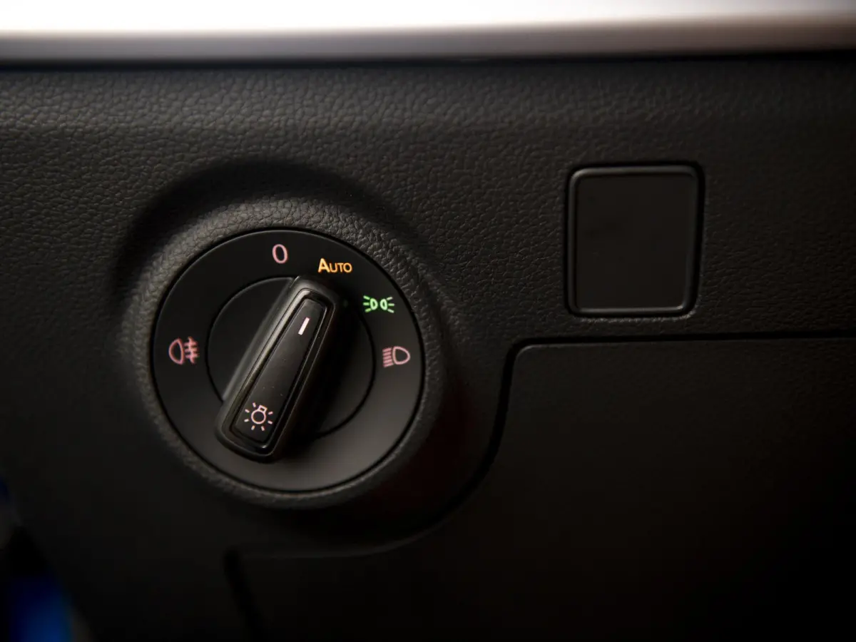 1.0 EcoTSI 116pk FR DSG | Full LED | Keyless | ParkAssist + Camera | App-Connect | Armsteun vóór | Black Pack | Wireless Charge