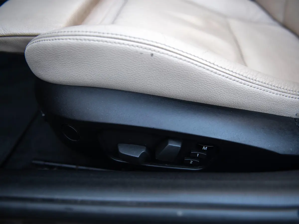 sDrive23iA Executive | Apple Carplay/Android Auto Wireless | Navi Prof | Comfort Access | Leder | Sportstoelen | Memory Seat | Stoelverw. | Xenon + Grootlichtass. | 19" Lichtmetaal V-spaak 2