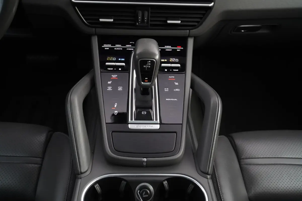 3.0 E-Hybrid | Sport Chrono | Bose Sound | Panorama | Luchtvering | Trekhaak | Adaptieve Cruise | 360 camera | NAP